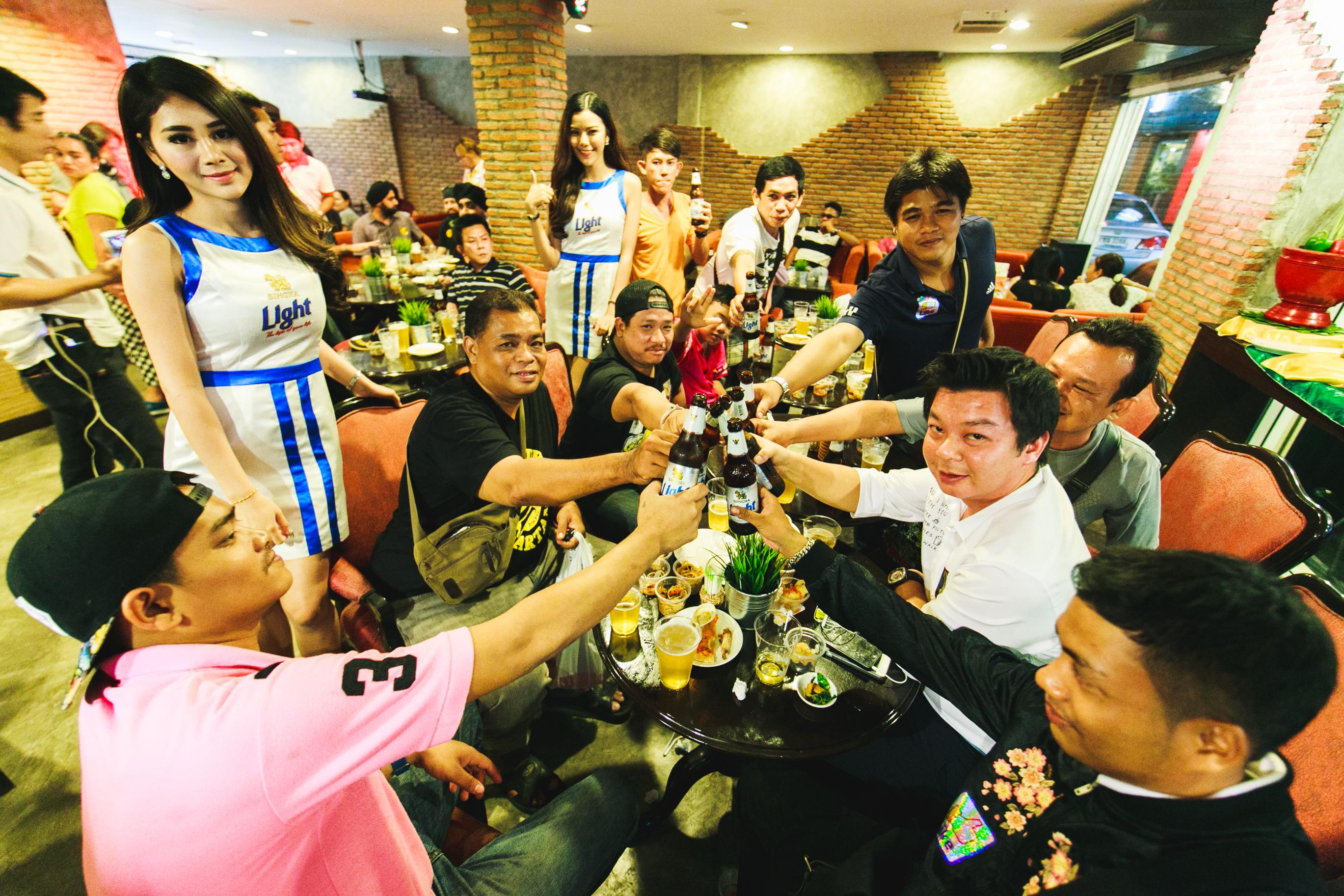 澎蓬阿尔瓦娜快捷酒店 曼谷 外观 照片