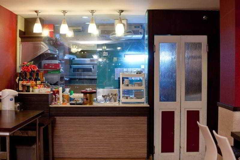澎蓬阿尔瓦娜快捷酒店 曼谷 餐厅 照片